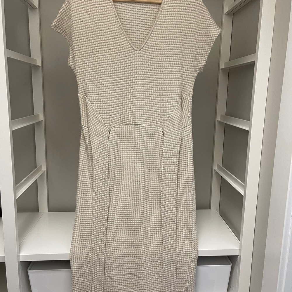 Amour Vert Darcy MIDI Dress Tan/White Small